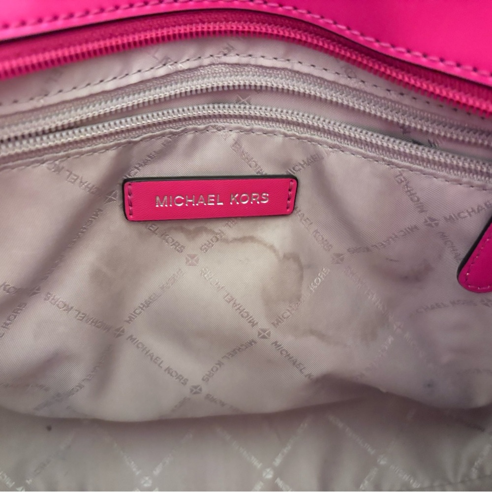 Michael Kors Jet Set Large Signature Logo Shoulder Bag
 Pink - Picture 13 of 16
